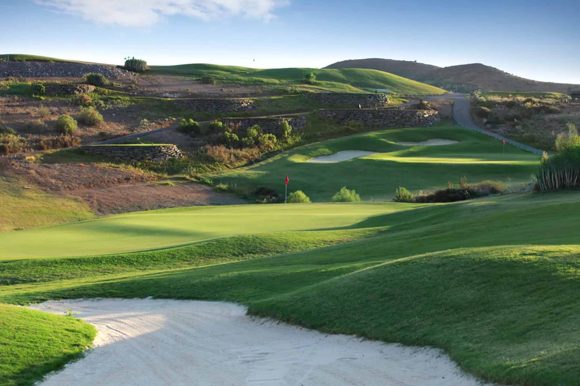 Voyagez et jouez sur des greens incroyables !