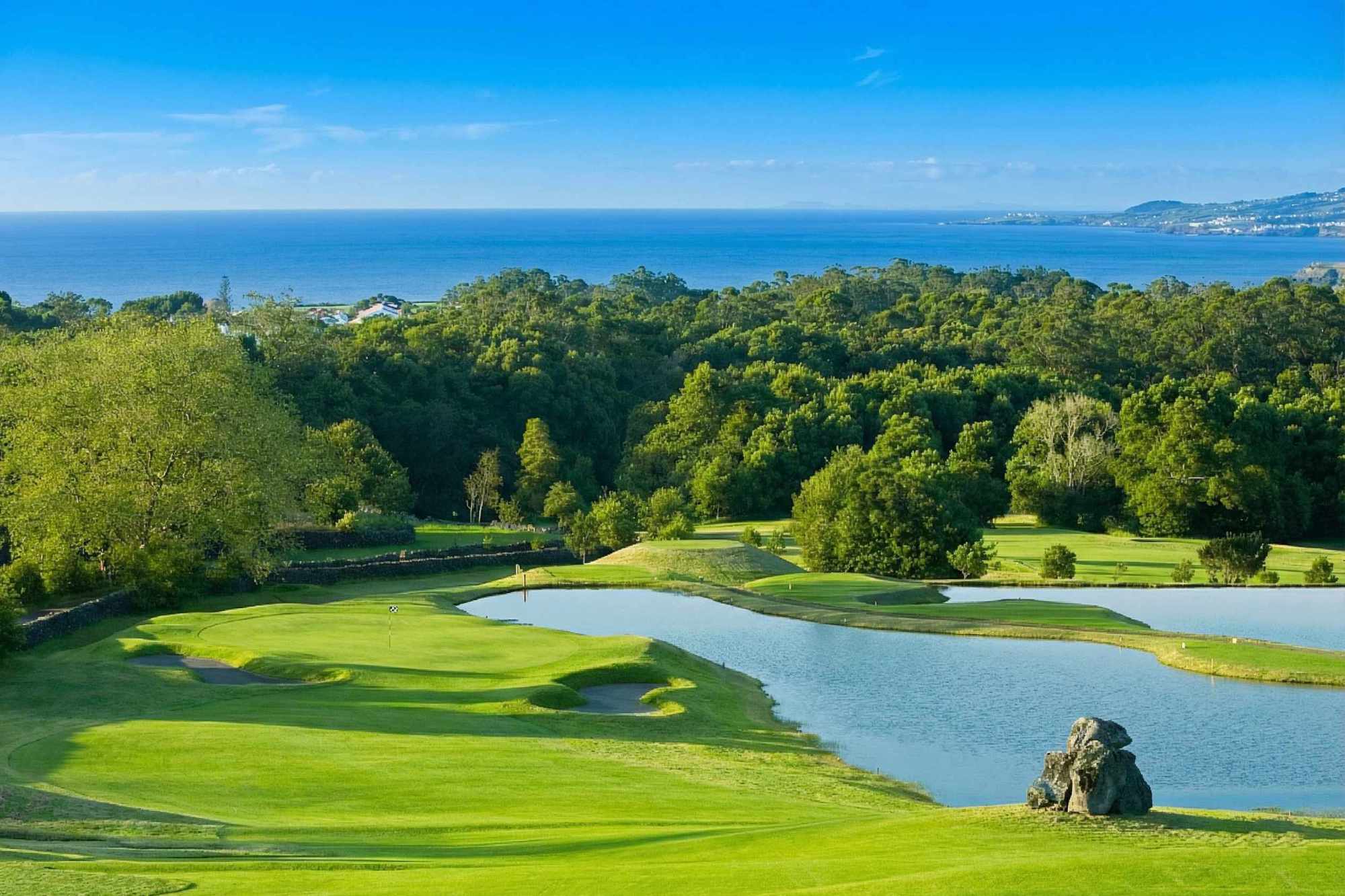 Du mythe écossais aux greens volcaniques : le golf dans toute sa splendeur